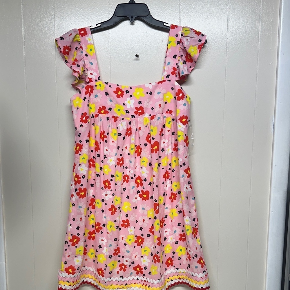 Chic Floral Pink Dress with Ruffle Sleeves